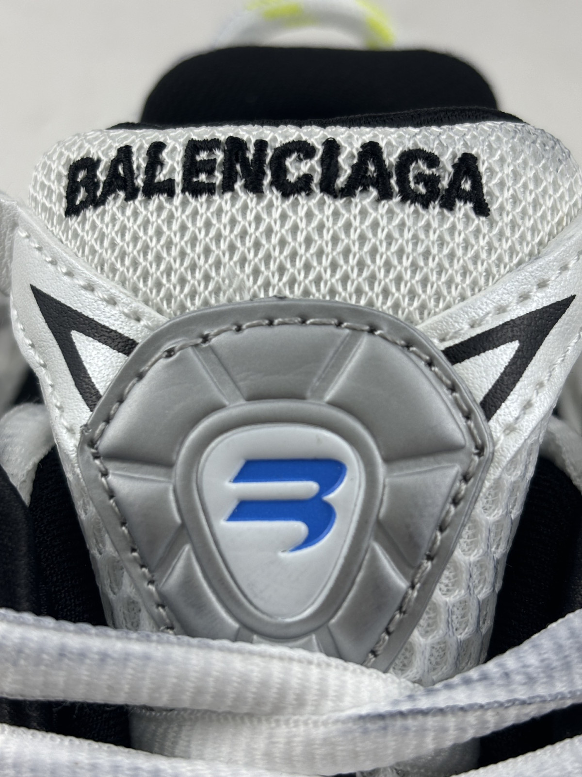 efcfa54f6fc87b04e52d315d70b331a9_1760785485_8105.jpg