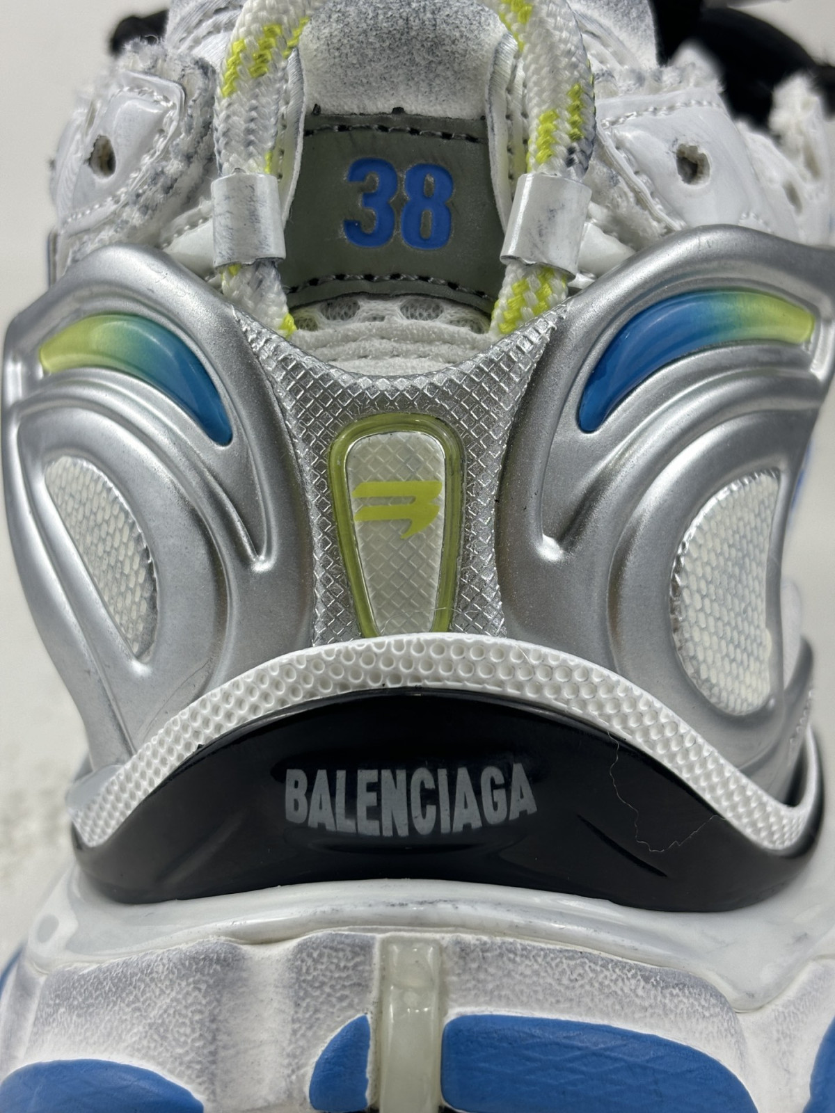 efcfa54f6fc87b04e52d315d70b331a9_1760785487_3567.jpg